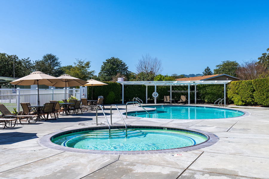 Moon Valley pool and hot tub